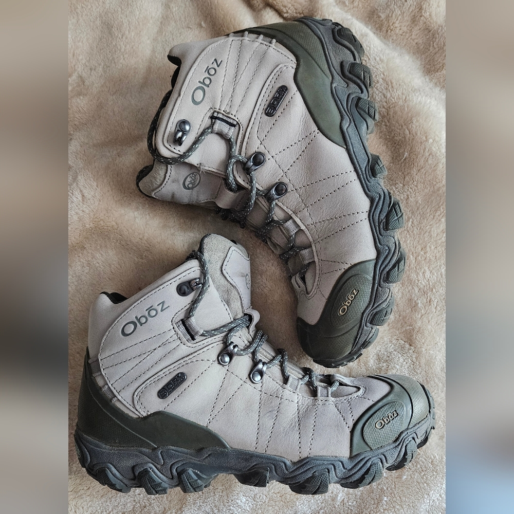 Oboz® Women's 9.5 REG Bridger Mid B-Dry™ Waterproof Hiking Boots in Frost Gray